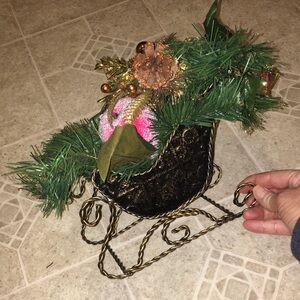 Elegant and Stylish Sleigh. Bronze/Antique colors.